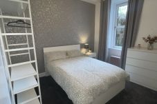 Apartment in Edinburgh - - Leith Walk Flat