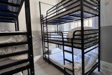 Spacious layout of the 6-person female dorm room at Haymarket Hostel, Edinburgh