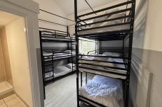 Affordable bed in a 6-person female dorm at Haymarket Hostel, Edinburgh