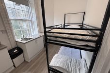 Rent by room in Edinburgh - Haymarket Hostel 3a M